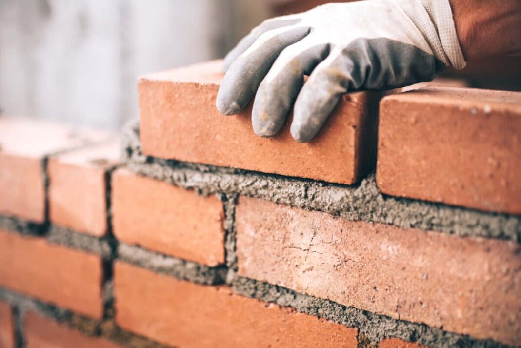 La constructora-facturera que sirvió a obras faraónicas / Por Mauricio Flores