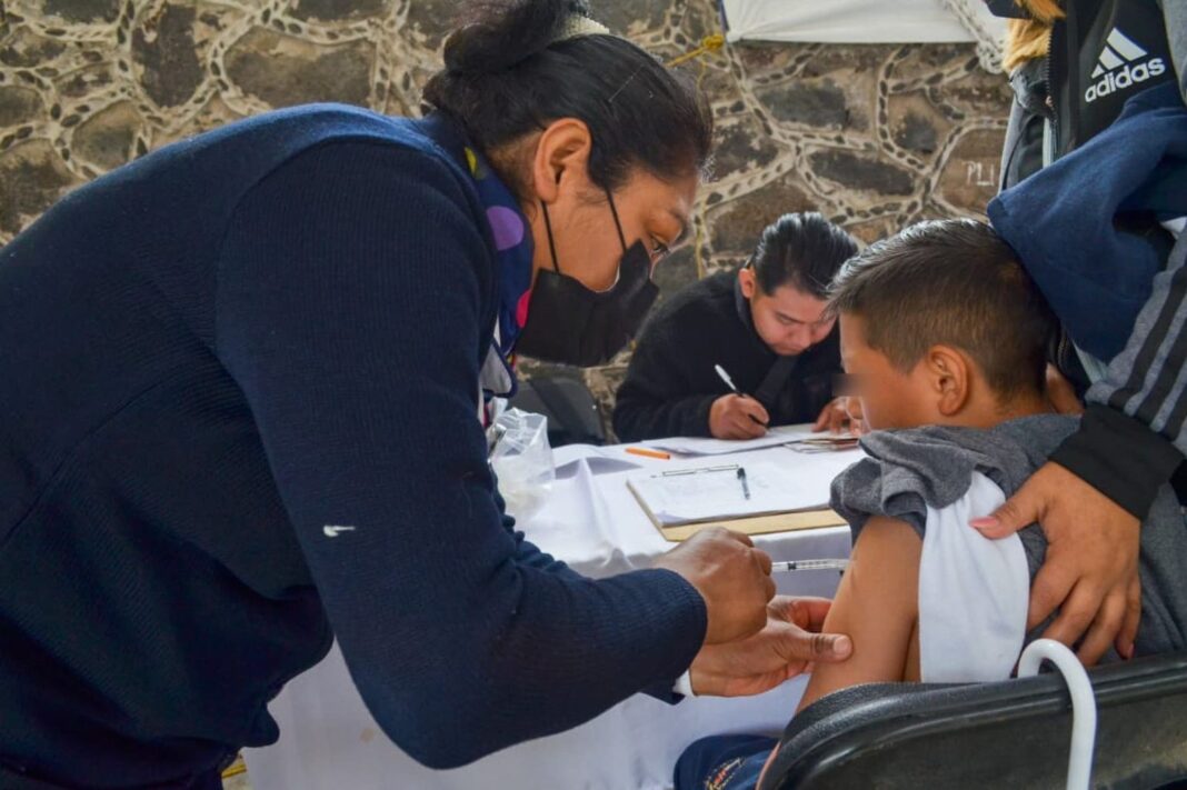 En Edomex, aplican cerca de 60 mil dosis de vacunas contra el sarampión