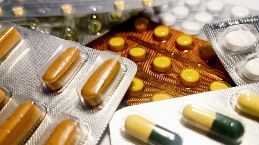 Acusa ANAFAM golpe grave a la salud con reactivación de patente vencida