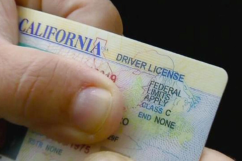Prohibe Estados Unidos licencias comerciales a inmigrantes / Por Diana Domínguez