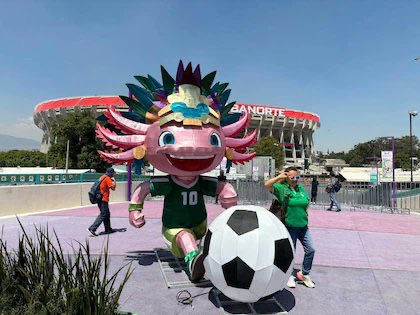 Descarta Clara Brugada que FIF haya pedido retiro de la mascota del Ajolote
