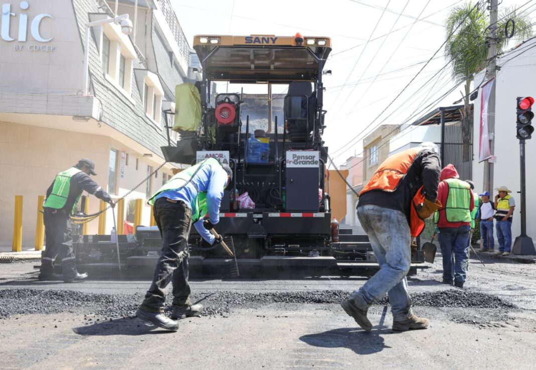 Realizan en Puebla mantenimiento de vialidades